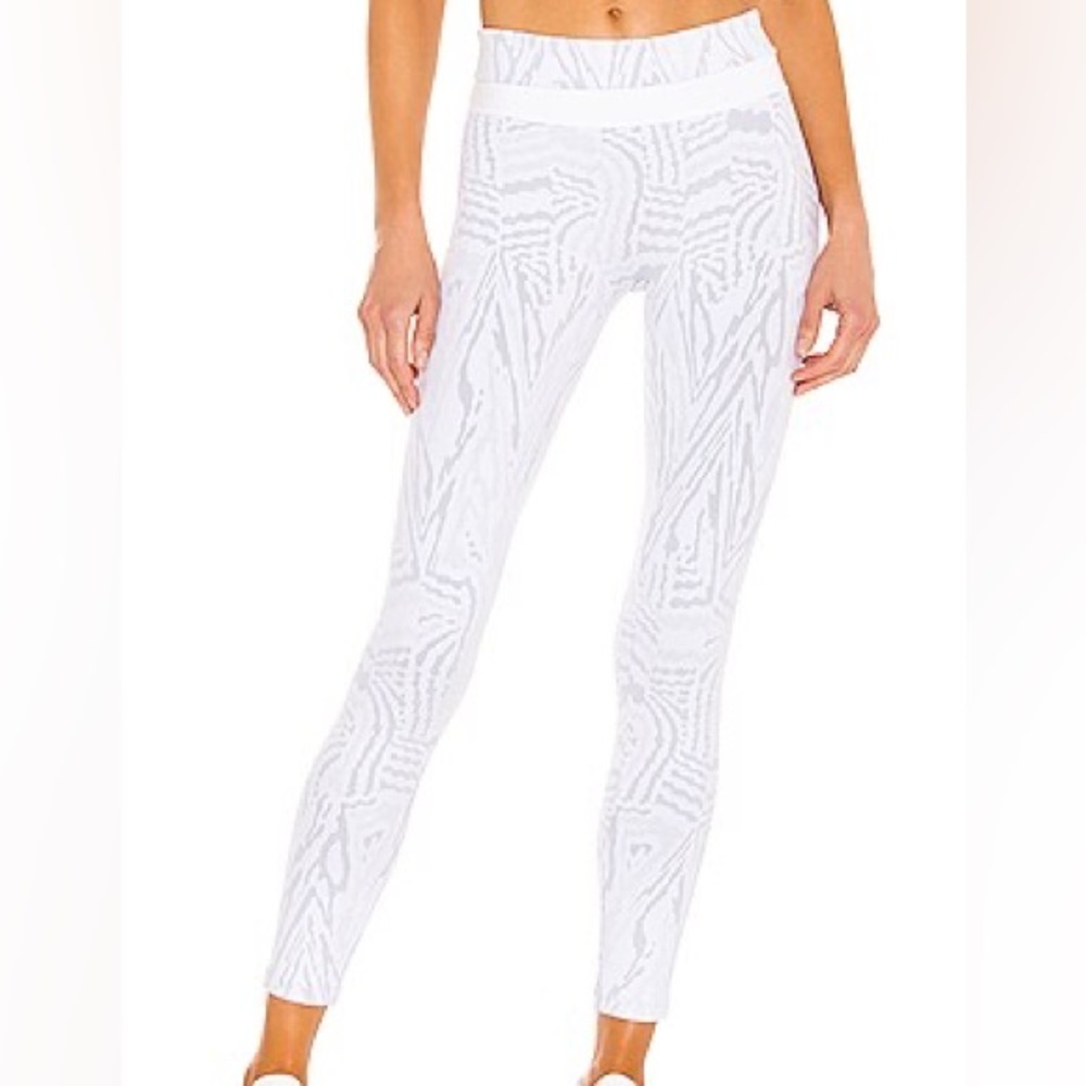 Devon Windsor White And Gray Patterned Leggings - image 1